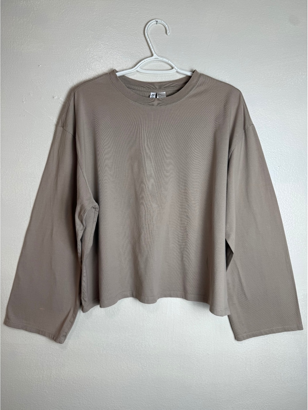 H&M Divided Women’s Large Taupe Long Sleeve Oversized Cotton Top